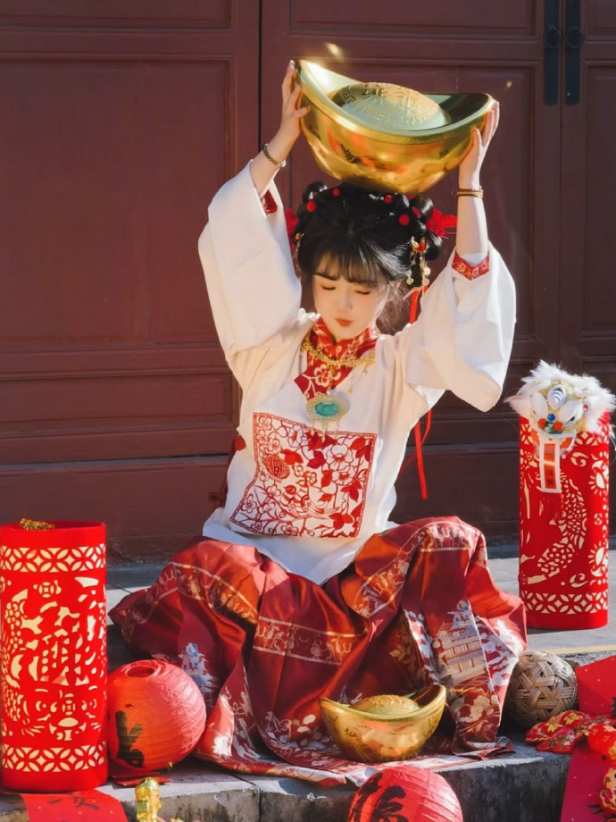 李小璐再传喜讯，疑似二胎出生，神秘父亲成谜